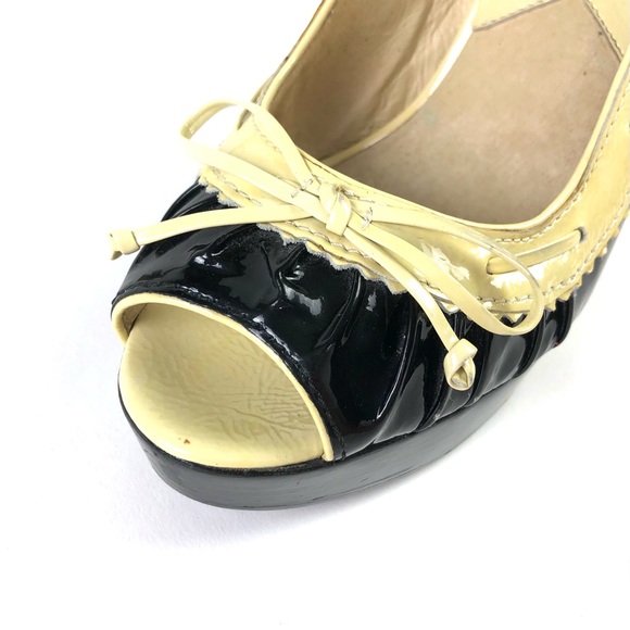 Michael Kors Lolita Patent Leather Bow Pump - Picture 5 of 7